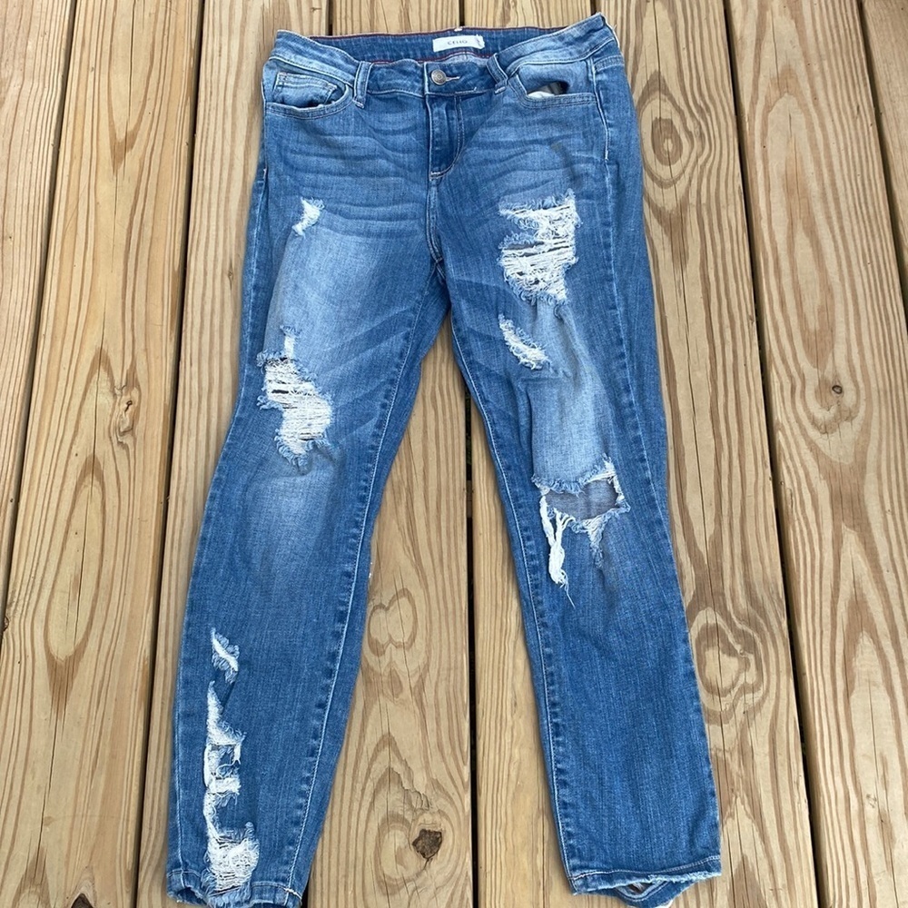 🍍CELLO JEANS🍍SIZE 11/24” inseam🍍I-1